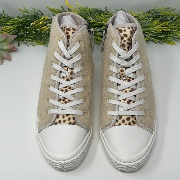 Dolce Vita Women's Veola Plush High Top Sneakers - Picture 2 of 15